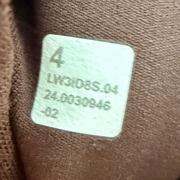 Lululemon Define Jacket in Luon fabric and the color Espresso size 4 - Picture 6 of 6